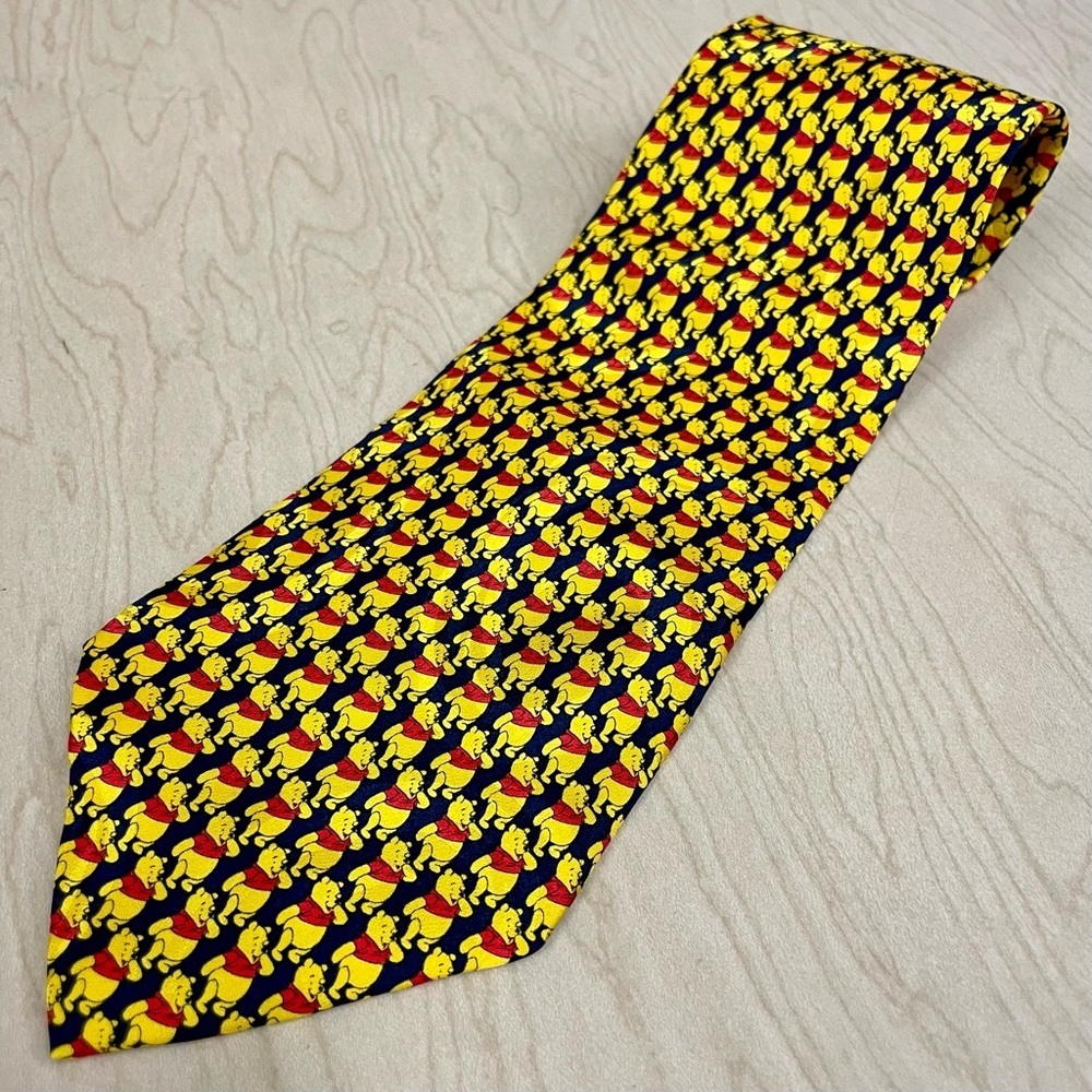 Walt Disney World Winnie the Pooh Bear Silk Tie Mens Handmade Navy Blue Yellow